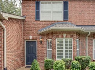 906 Cashmere Dr, Thompsons Station, TN 37179