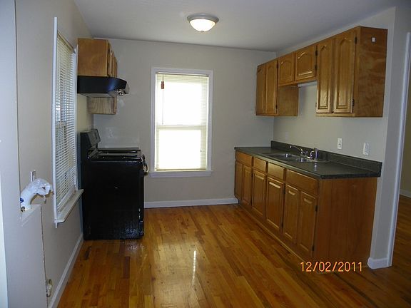 Apt 1 Kitchen