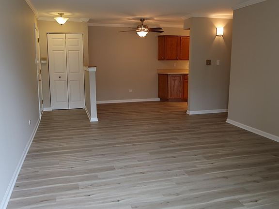 4th image of 1603 N Windsor Dr APT 204