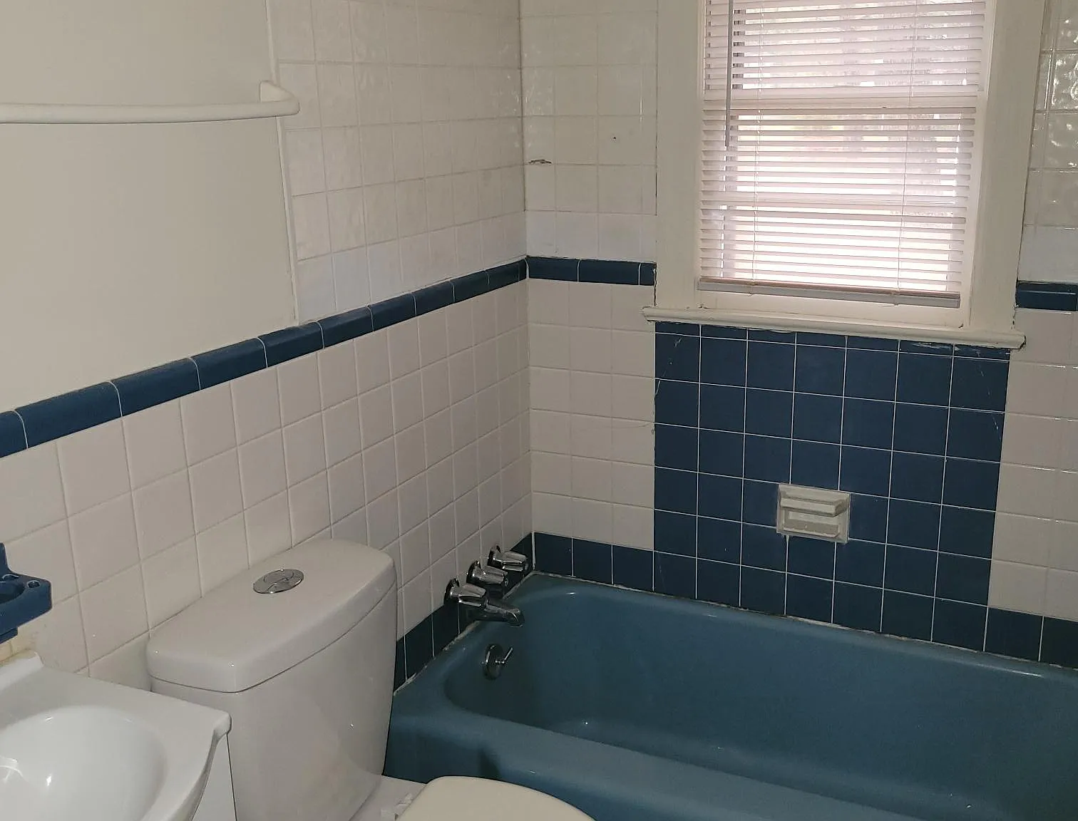 3 bed, 1.5 bath, 1316 sqft, $1,295 — Photo 4