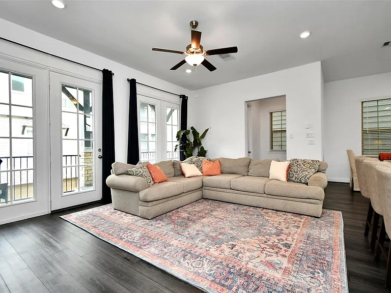 11012 Mikula Dr — Photo 14