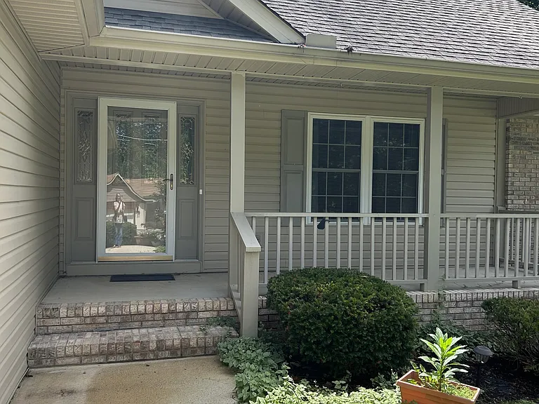 193 Berkshire Loop — Photo 2