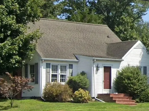 464 W 4th St, Quarryville, PA 17566