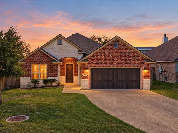 4017 Crestmont Dr, College Station, TX 77845