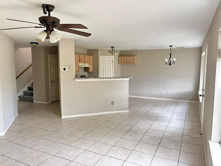2117 Whittier Dr — Photo 6