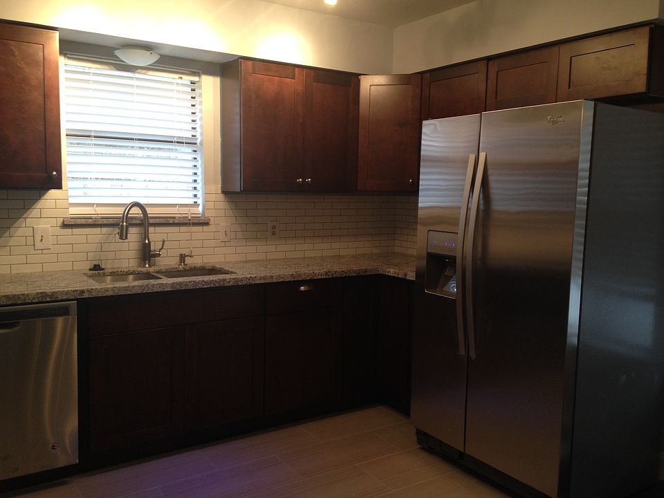 Granite backsplash 
