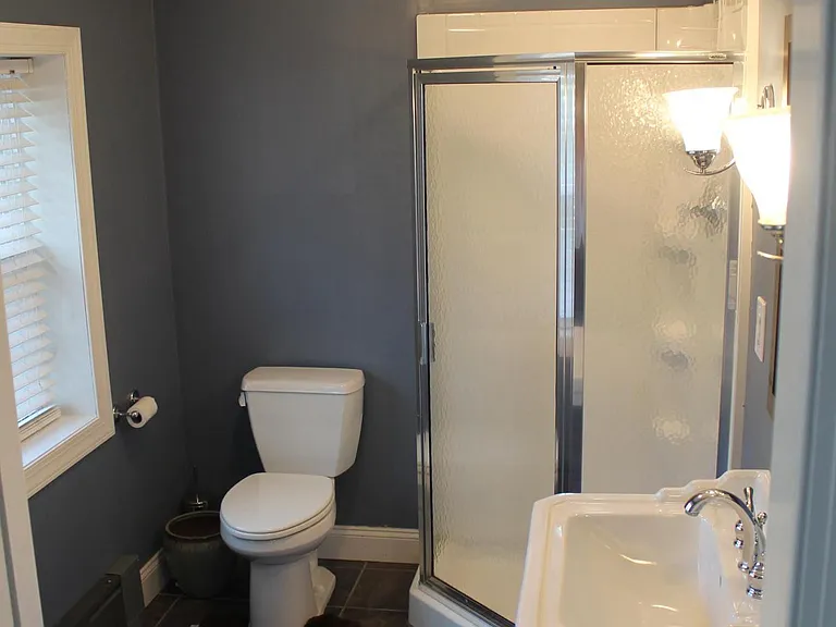 Downstairs full bath