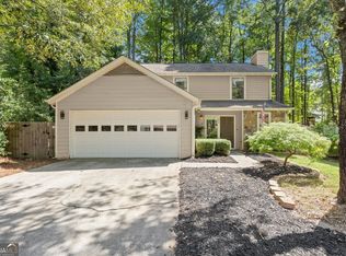 905 Laurel Mill Dr, Roswell, GA 30076