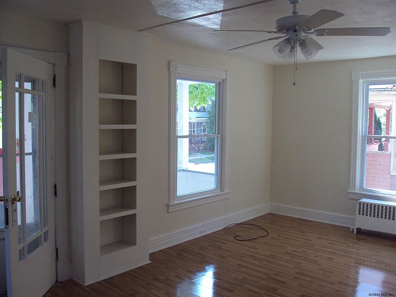5th image of 11 Romeyn Avenue