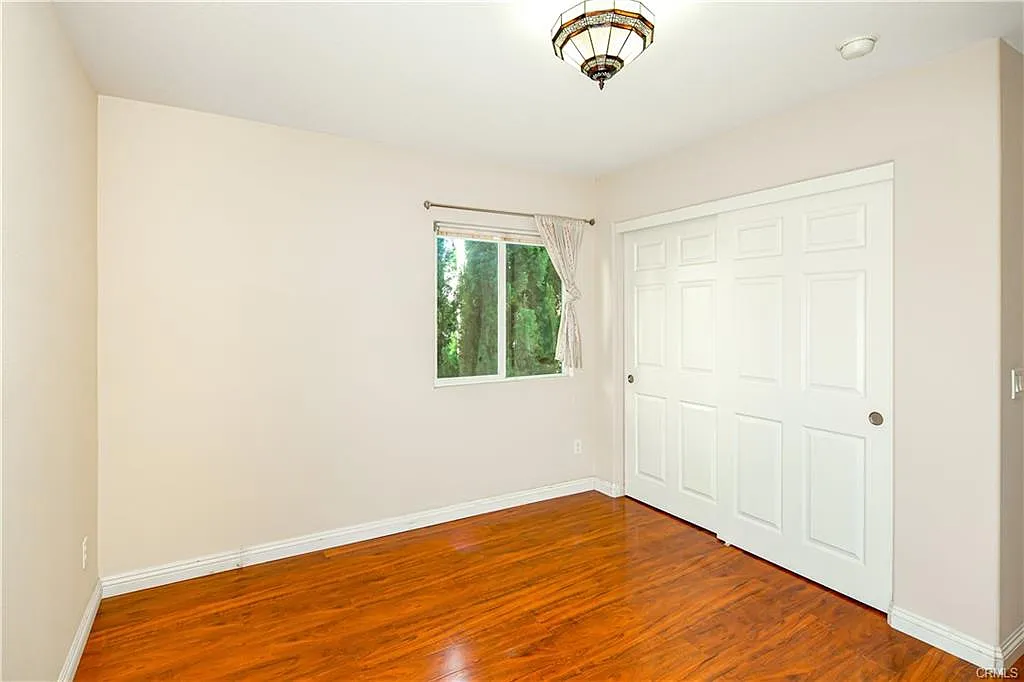 3 bed, 2050 sqft, $1,600 — Photo 1