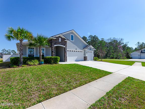 3rd image of 26 CYPRESS BANKS Drive