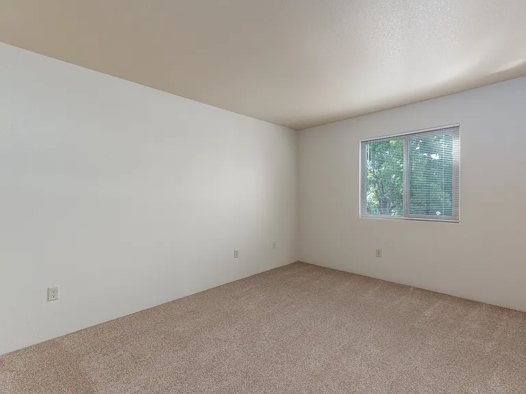 Meadowrock Apartments — Photo 14