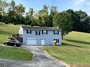 108 Kricks Mill Rd, Womelsdorf, PA 19567
