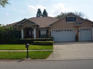 704 Citrus Wood Ln, Valrico, FL 33594