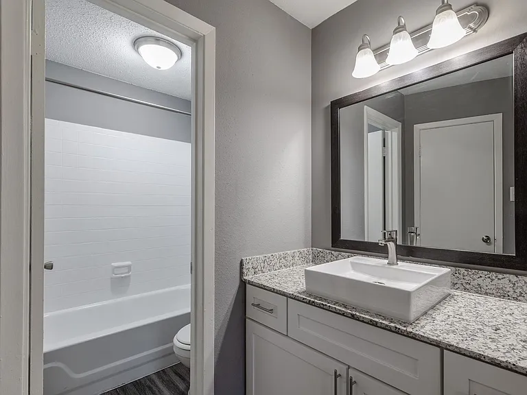 502 W Longspur Blvd — Photo 35
