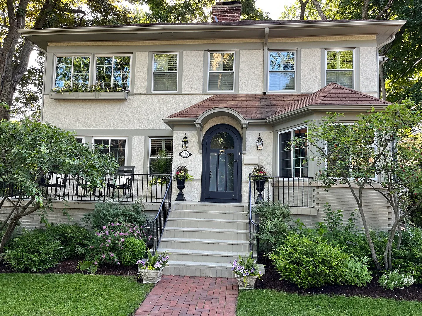 816 4th St photo 1