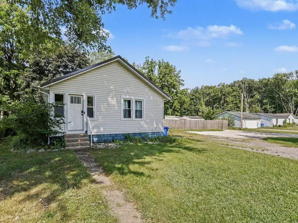 55791 Clover Rd, Mishawaka, IN 46545