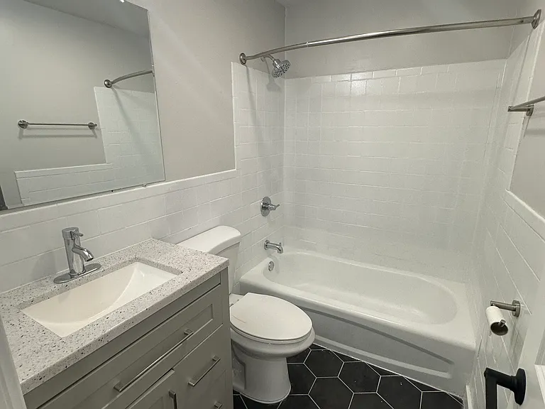 282 Collins St #205 — Photo 14