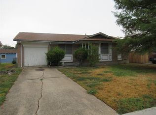 2310 Lagoon Dr, Mesquite, TX 75150