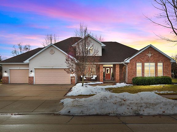 4th image of 217 E Wentworth Ln