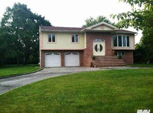 46 Peppermint Rd, Commack, NY 11725