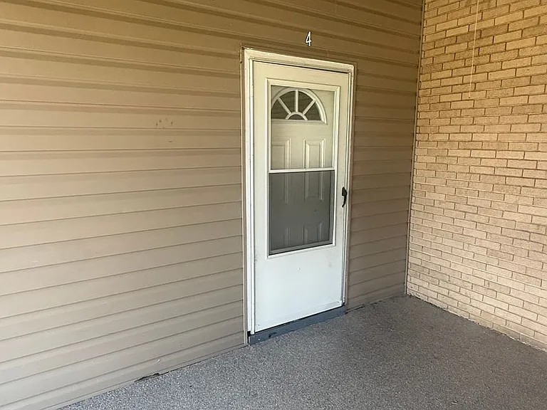 501 Vandell Blvd — Photo 3