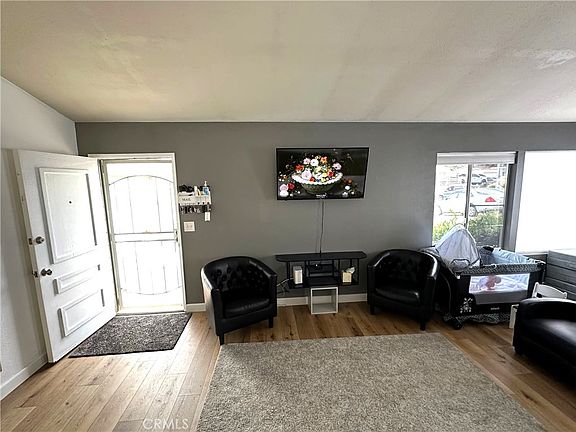 3rd image of 2863 Roseann Ave