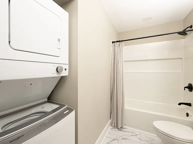 2226 S Kinnickinnic Ave #1 — Photo 8