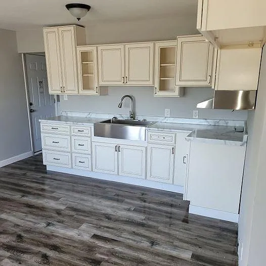 701 W Clay St — Photo 4