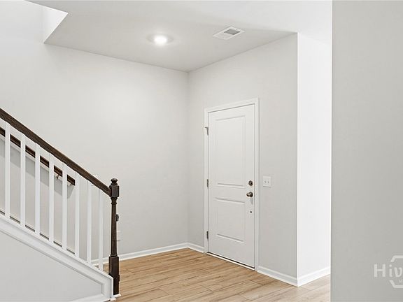 4th image of 136 Binscombe Lane
