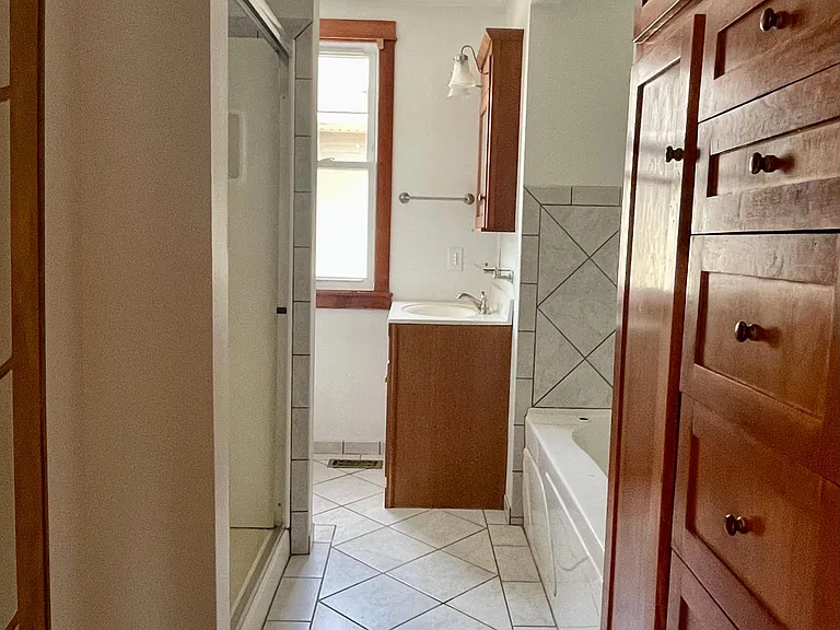 1667 Richmond Dr — Photo 6