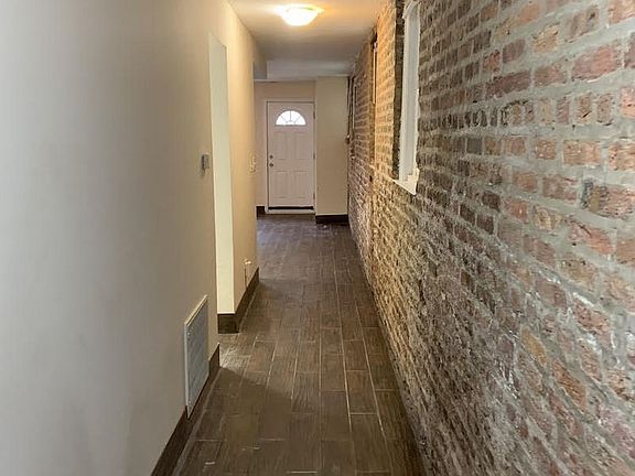 3rd image of 2513 N Southport Ave