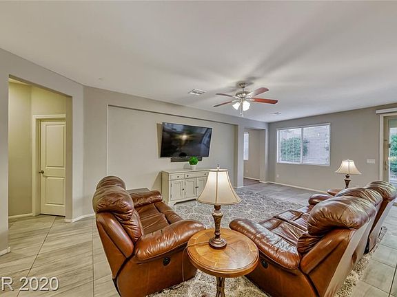3rd image of 820 Fox Mountain Ct