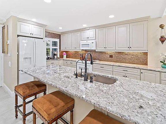 4th image of 3901 SE Saint Lucie Blvd #H-59