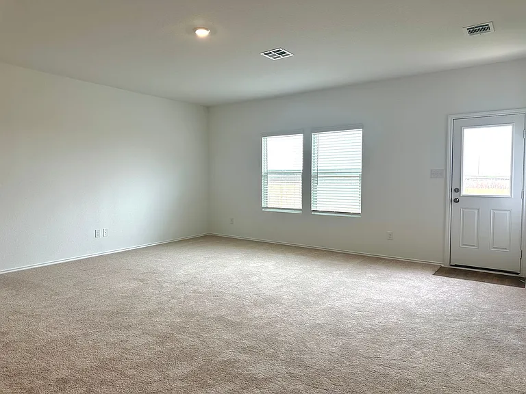 876 Rancho Del Cielo Loop — Photo 6