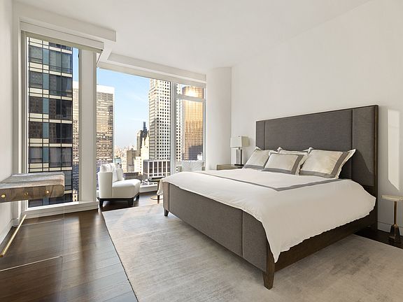 4th image of 20 W 53rd St #30B