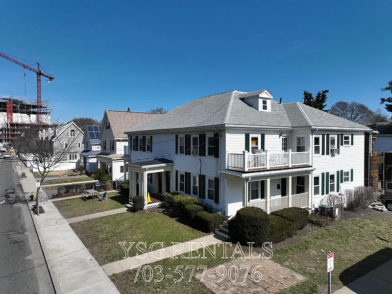 235 Everett St #235 — Photo 6