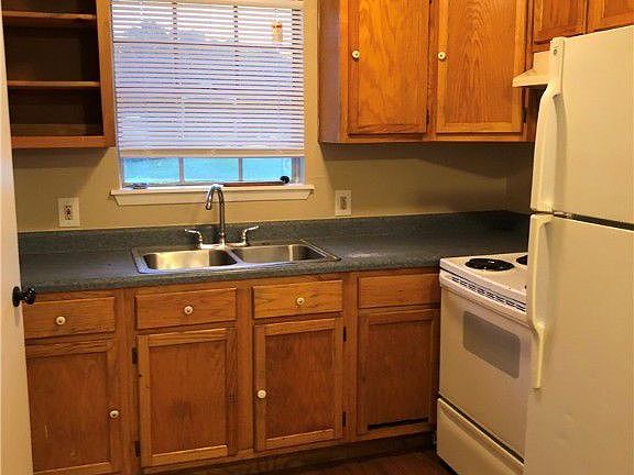 2nd image of 2411 Jaguar Dr #B