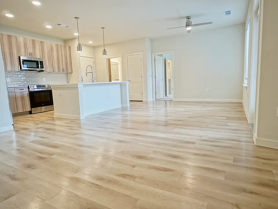 5620 Ross Rd #2108