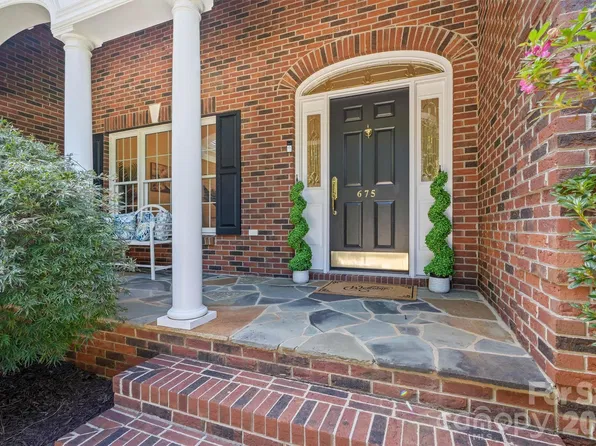 675 Heather Dr, Lincolnton, NC 28092