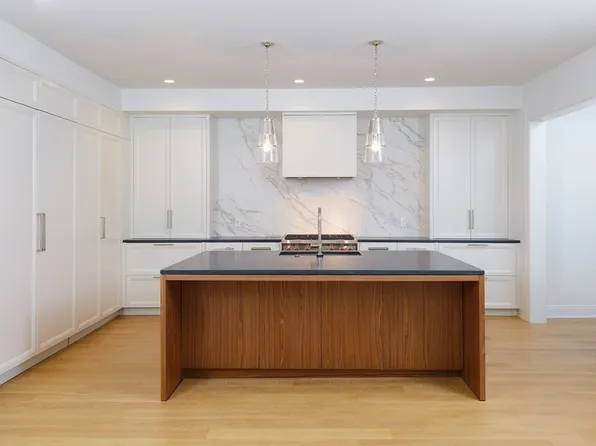 100 Linden St #210, Wellesley, MA 02482