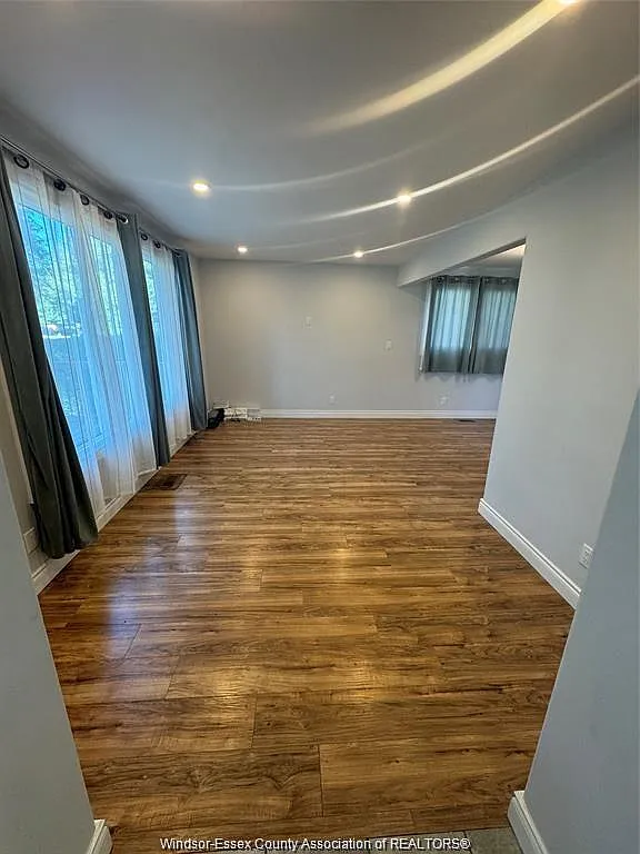 3 bed, $2,200 — Photo 3