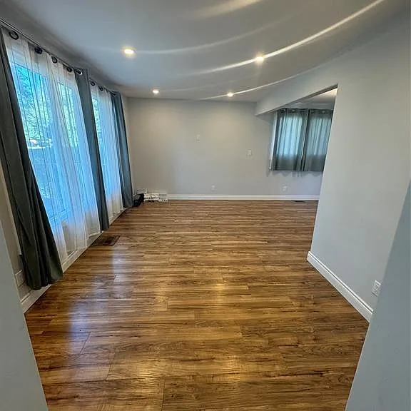 5251 Grand Blvd #UPPER — Photo 3