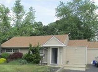 60 Glenville Rd, Edison, NJ 08817