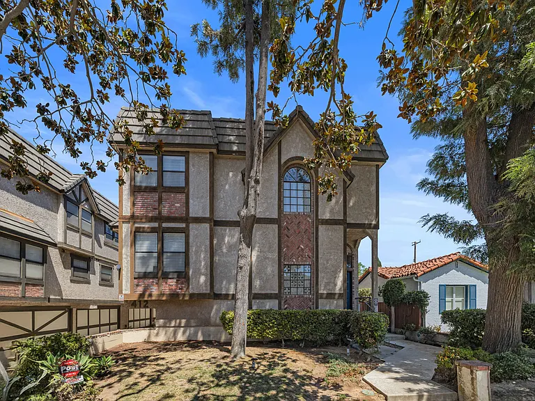 412 N Bushnell Ave #C — Photo 1