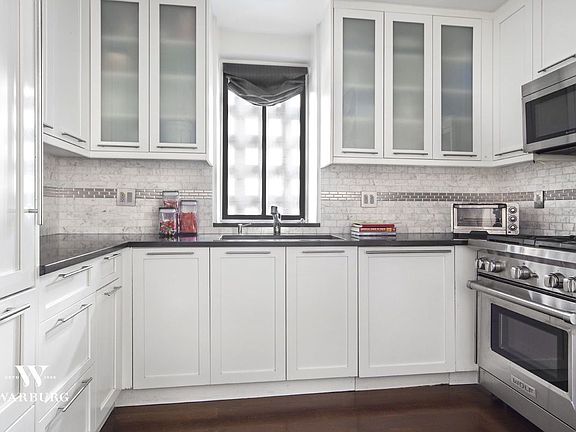 4th image of 203 E 72nd St APT 8B