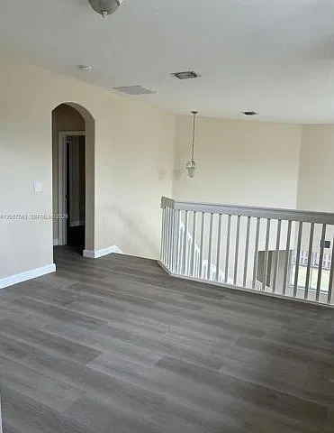 5 bed, 4.0 bath, 3636 sqft, $6,900 — Photo 4