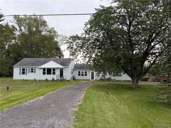9187 Ellinwood Rd, Corfu, NY 14036