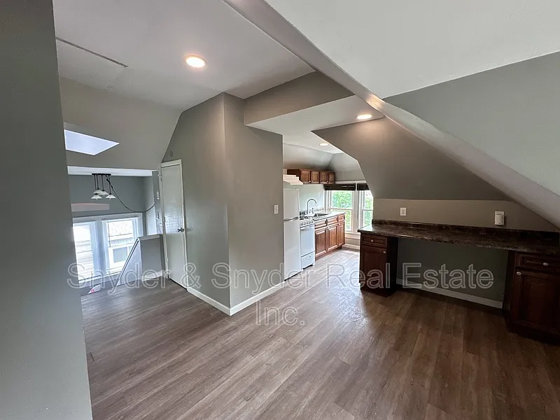 Building Photo - 132 Beck Ave #3