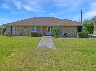 105 Carey Lee Rd, Bridge City, TX 77611